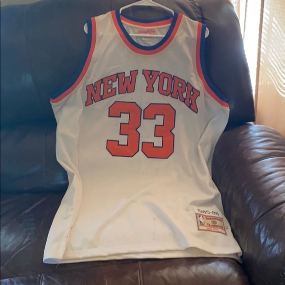 🏀😳Pat Ewing throwback jersey Size 54 XXL$150 obo - Picture 2 of 4